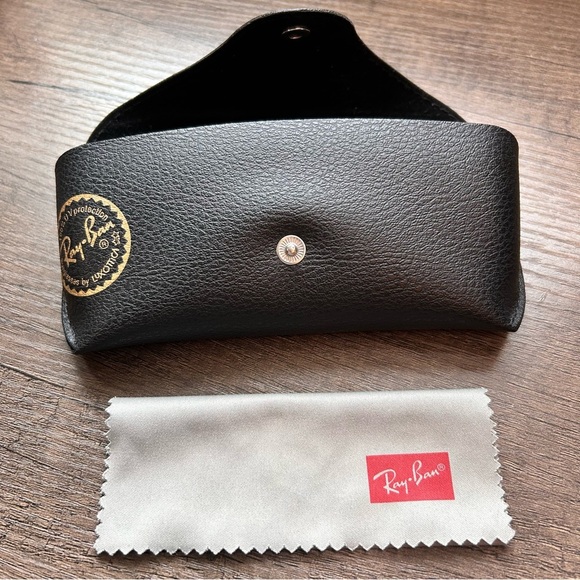 Authentic Ray-Ban Black Leather Sunglasses Case and Cleaning Cloth - Picture 3 of 3